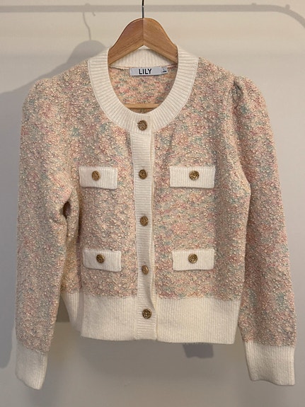 Elegant Chanel-Inspired Knit Cardigan – Bouclé Texture & Gold Buttons