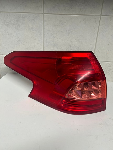 Citroen C5 III farmarin vasen takavalo