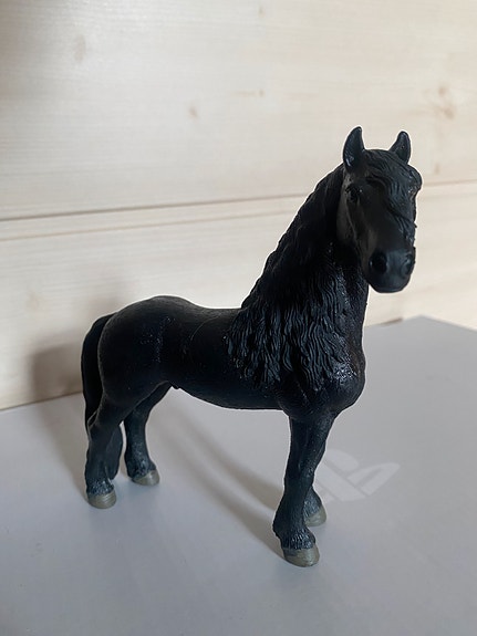 myynnissä schleich hevonen