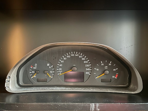 Mercedes-Benz E W210 S210 cdi diesel mittaristo mittaritaulu A2105402811