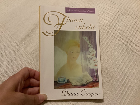 Ihanat enkelit, Diana Cooper
