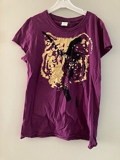 Naisten tiikerikuvioinen paita by  Madonna for Girls