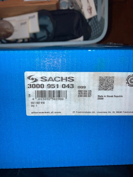 Sachs 3000 951 043 kytkinpaketti / Mitsubishi Colt CZT (VI Z30)