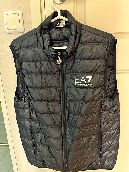 EA7 Emporio Armani liivi koko S