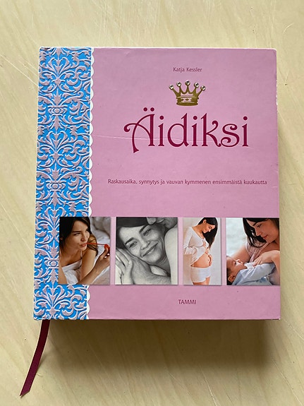 Äidiksi kirja