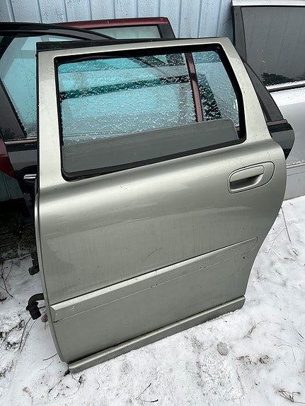 Volvo V70 mk2 Facelift vasen takaovi