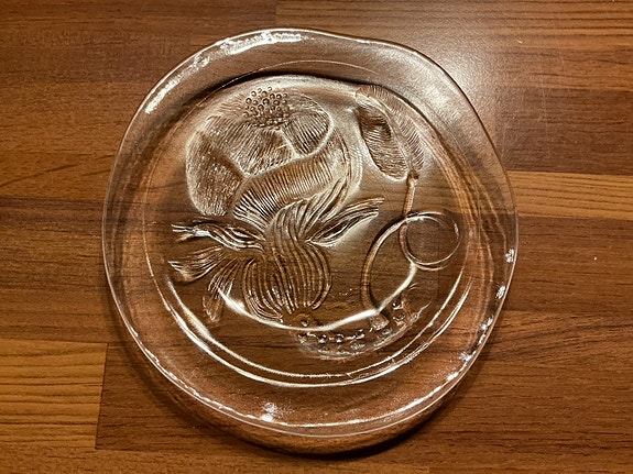 Nuutajärvi pioni lautanen  n.17cm