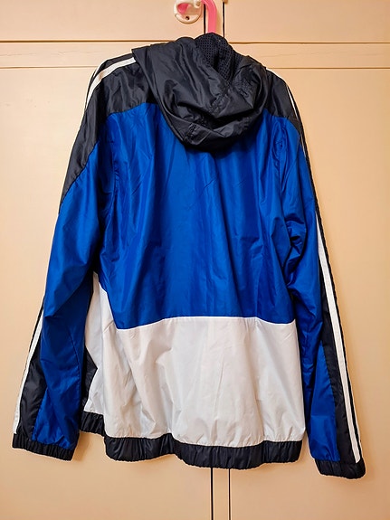 Adidas tuulitakki, 164