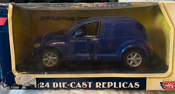 1/24 Crysler Panel Cruiser Pienoismalli