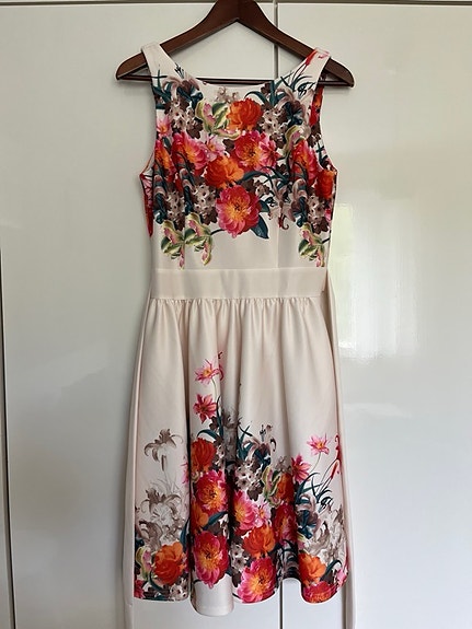 Kukallinen Lady Vintage mekko