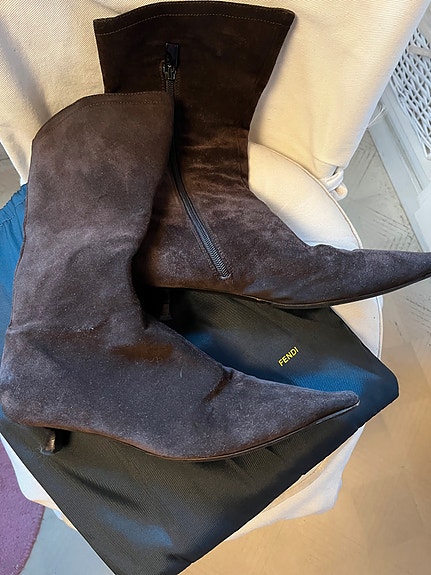Fendi saapikkaat