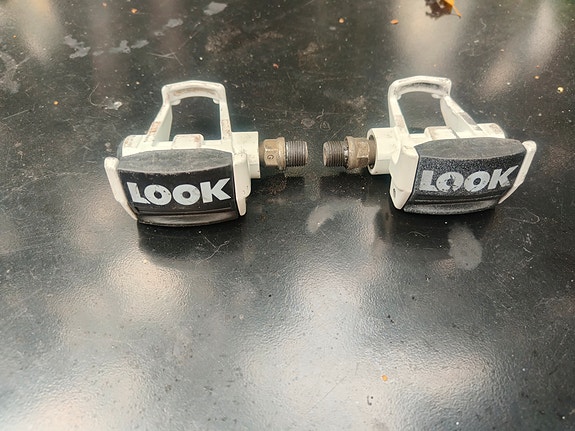 LOOK Lukkopolkimet