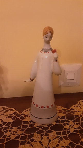 Venäläinen posliini figuuri (Gzel).