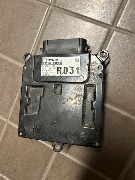 Toyota ajovalonohjainyksikkö