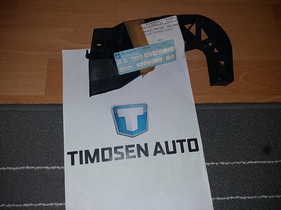 Takapuskurin kiinnike Opel Omega-A