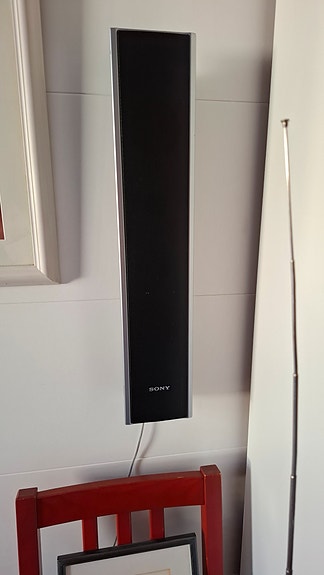 2kpl Sonyn surround seinäkaiuttimia. Vain nouto.