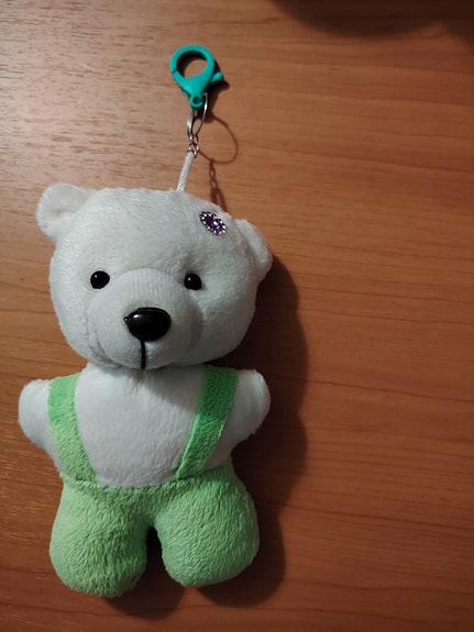 Koululaiselle  reppuun roikkumaan söpö nalle  Valkoinen/Vihreä