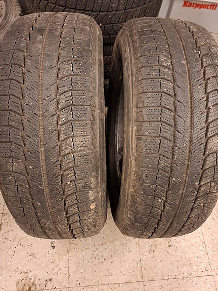 225/65R17 Michelin kitkarenkaat 2 kpl.
