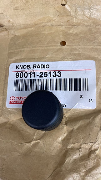 Toyota radion nuppi 90011-25133
