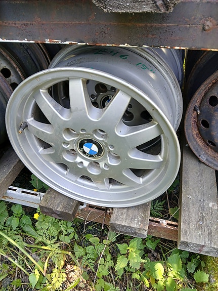 Bmw alumiinivanteet 15"