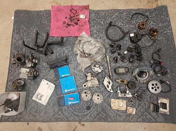 Husqvarna SM 125 osia
