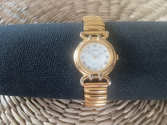 Lorus Quartz naisten kullanvärinen vintage rannekello
