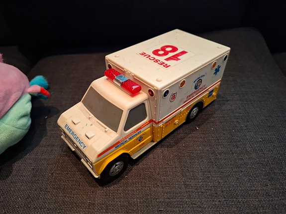 Ambulanssi äänillä
