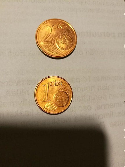 Uusia Kreikan 1 ja 2 snt kolikkoja, 2006 ja Saksa 1 ja 2 sen