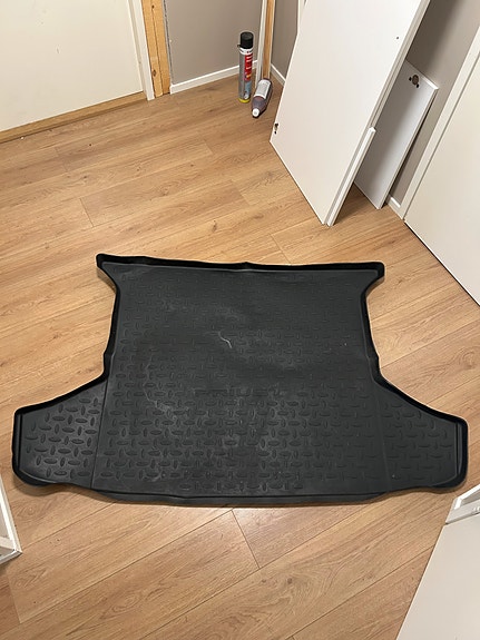 Toyota Prius takaluukun suojamatto