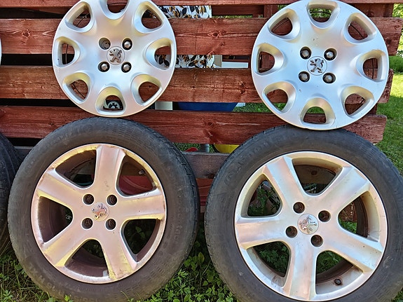 Peugeot alumiinivanteet+pölykapselit