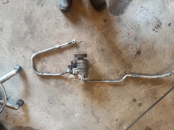 Audi A4 B6 Avant ilmastoinnin kompressori