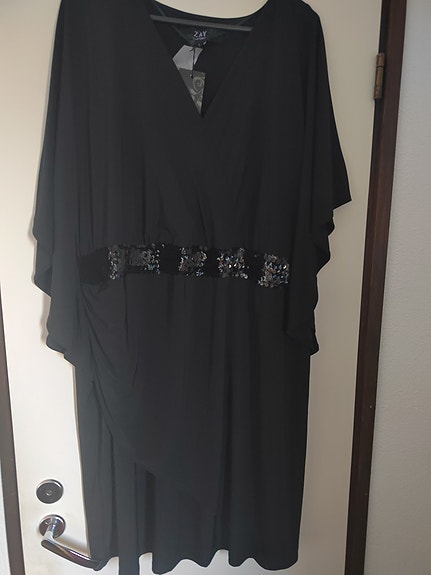 Uusi Zay juhlamekko koko L = XXL