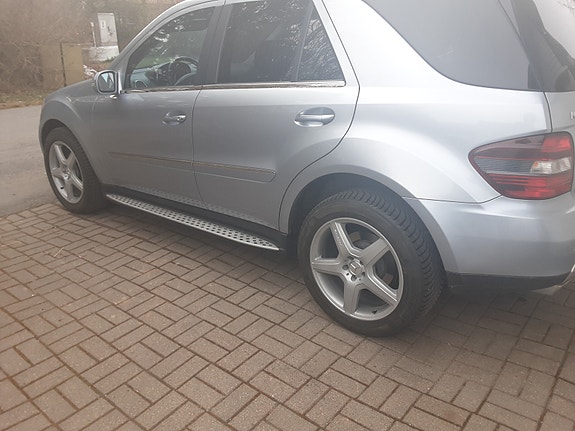 Mercedes-Benz W221 AMG