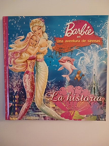 Espanjankielinen Barbie kirja