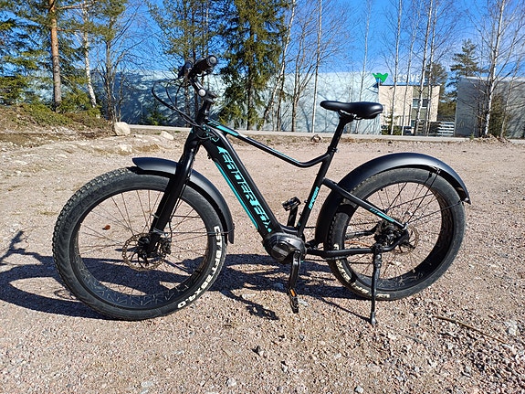 Sähköavusteinen läskipyörä