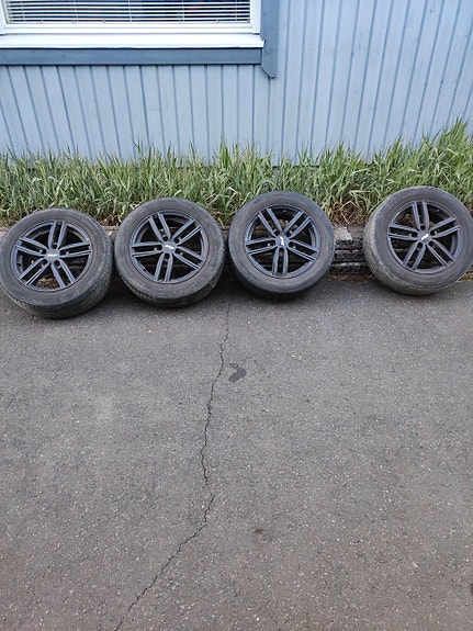 Mustat vanteet A3