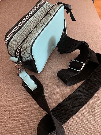 Crossbody laukku