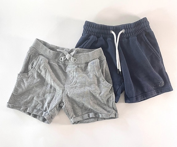 2 kpl lyhyet shortsit | 134/140 cm