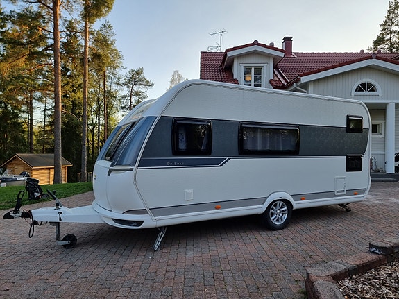 Vuokrataan asuntovaunu Hobby 490 KMF