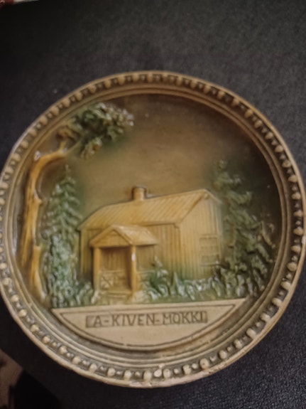 A. Kiven mökki kipsitaulu