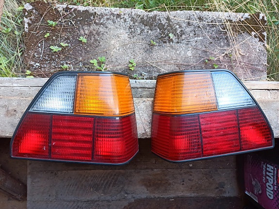 VW Golf 2- korisen takavalot (pohjat tulevat myös mukana)