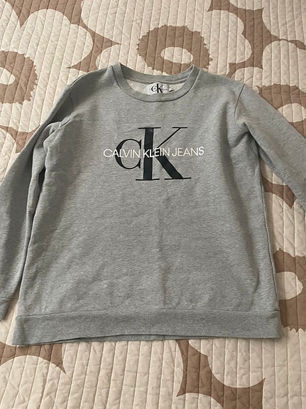 Calvin Klein -collegepaita (naisten M)