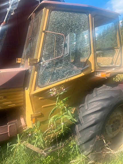 Valmet 502 vasen ovi tai  ikkuna.