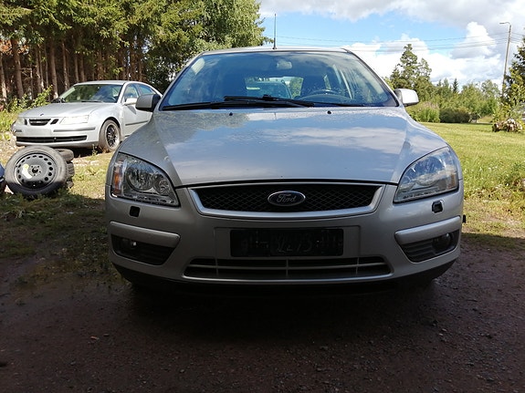 Ford Focus MK2 osia edullisesti