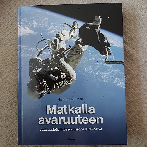 Matka avaruuteen Kirja