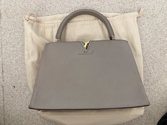 Louis Vuitton Capucines MM