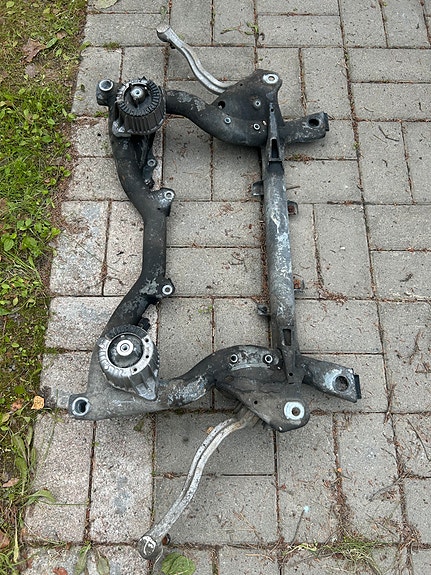 Mercedes-Benz C W204 etuapurunko