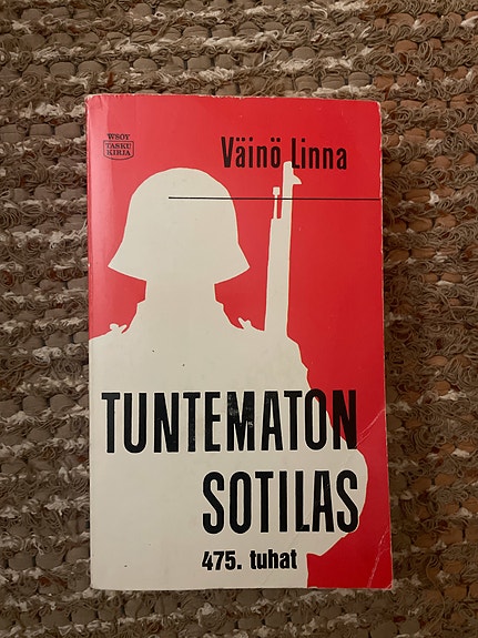 Väinö Linnan tuntematon sotilas taskukirja