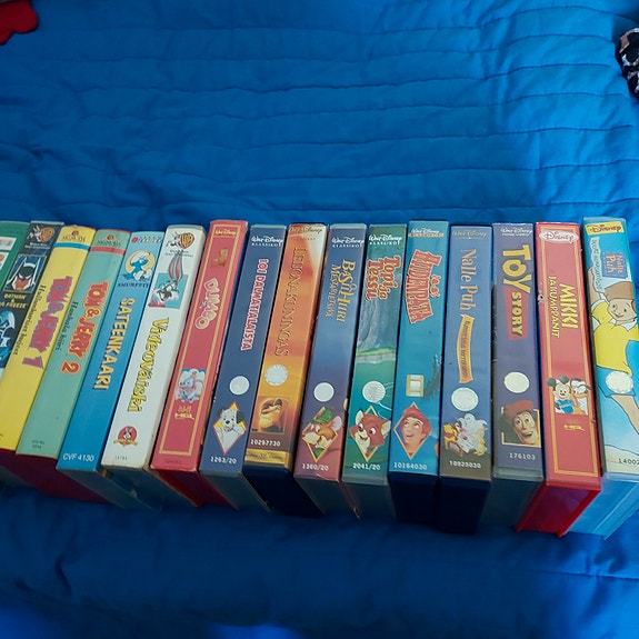 Lasten vhs- kasetteja.