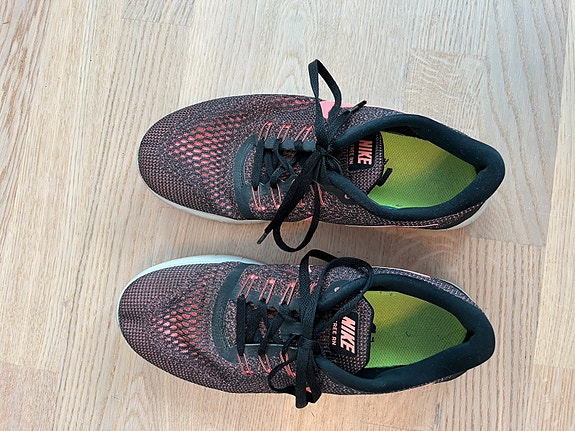 Nike free 40 (25.5 cm)